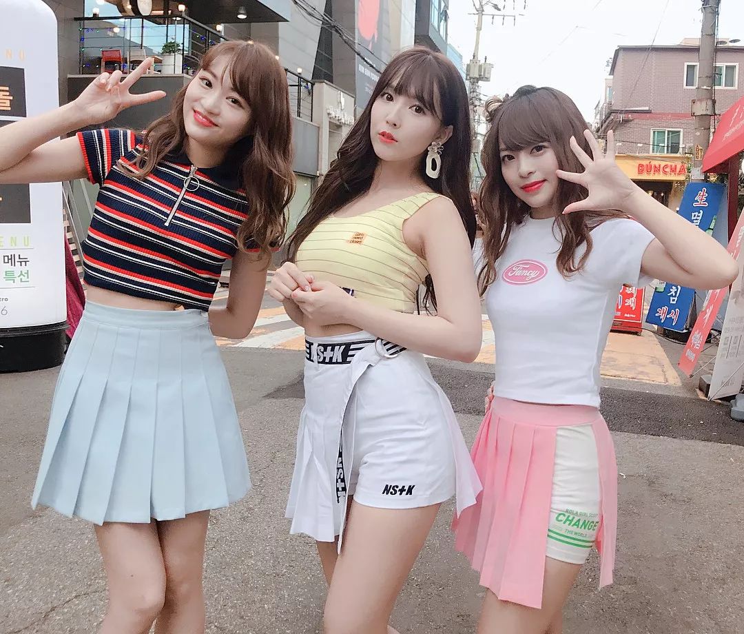 大胸长腿蜜桃臀的终极对决，女生什么部位最性感?