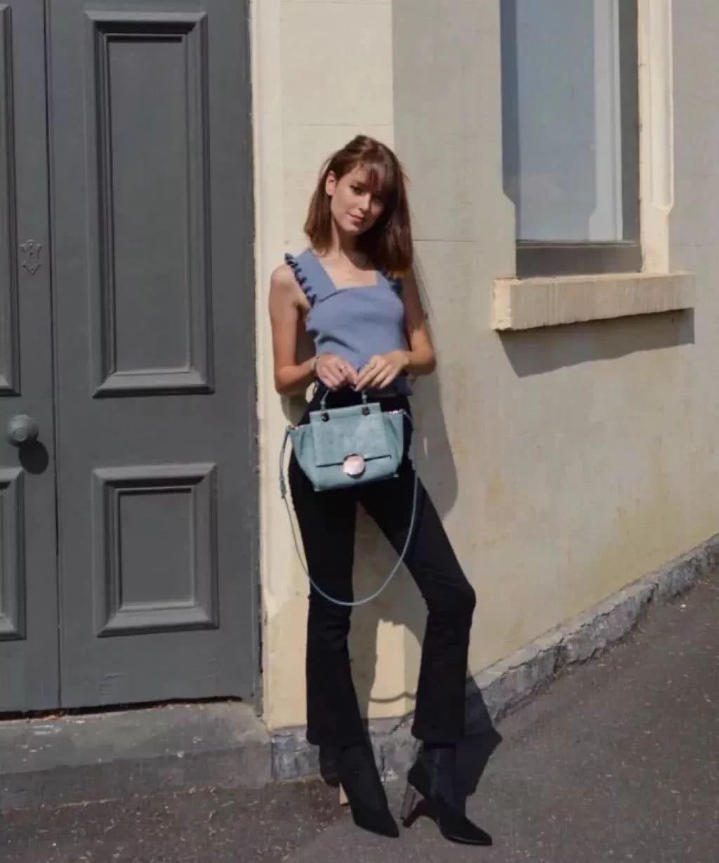 「值得」今夏最值得入手的时尚单品小方领,显瘦还显脸小!