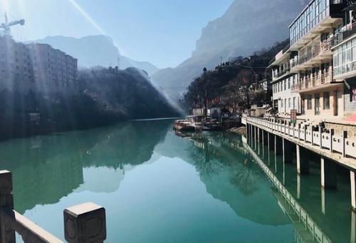 『出门』中国最“隐秘”村庄:藏在井底几千年,想出门得爬2000级台阶