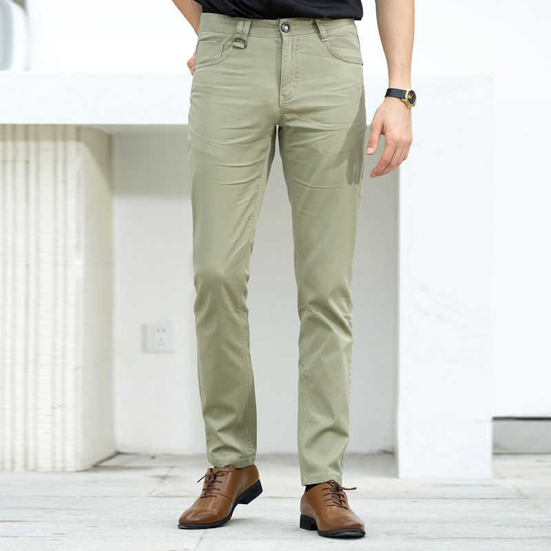 牛仔裤已经烂大街了!当下流行“司令裤”适合6070领导