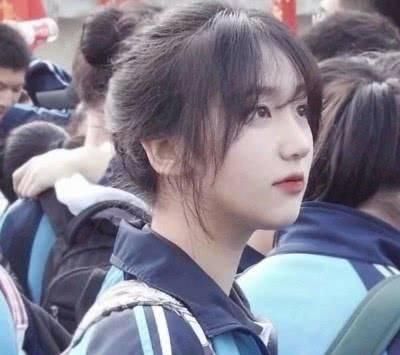  『花脸』女生睡前做好3动作，多半会“越长越好看”，早晚长成“校花脸”