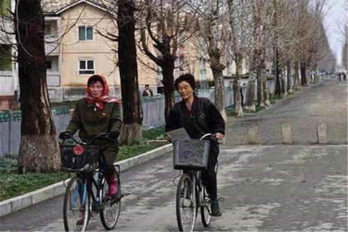 在朝鲜，拥有一辆私家车都是什么人？听听当地人怎么说！