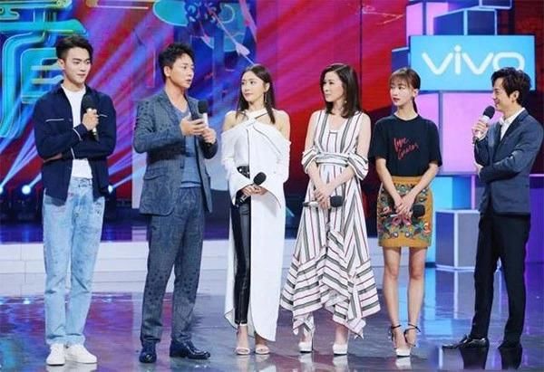 37岁的秦岚用妆容告诉你，姐只有18岁！却依旧风韵犹存！