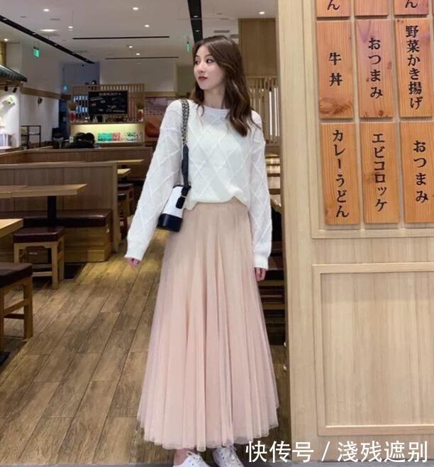 『小姐姐』早春半身裙穿搭技巧,时尚显高又显瘦,穿出韩范儿小姐姐的气质感