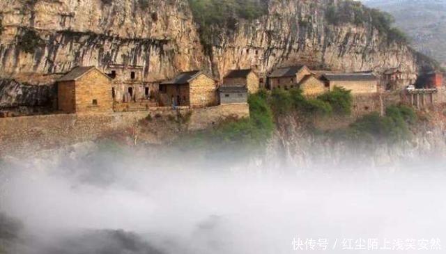 太行山深处的悬崖古寺，凿了近60年才完工，距今已有400多年