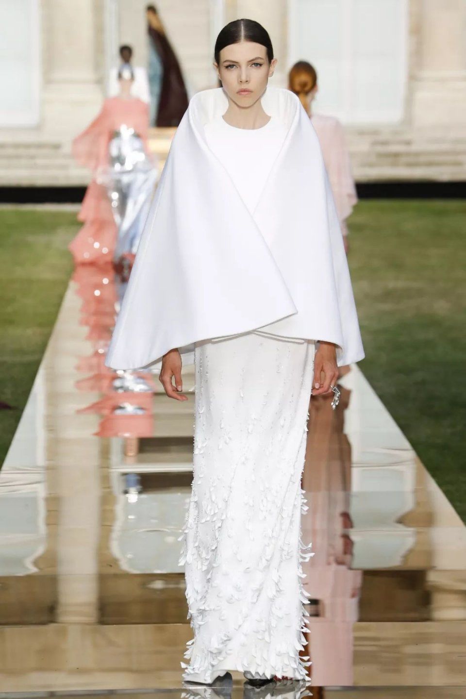 全球最顶级的高定时装周，汇集了世上所有女生的梦想!!