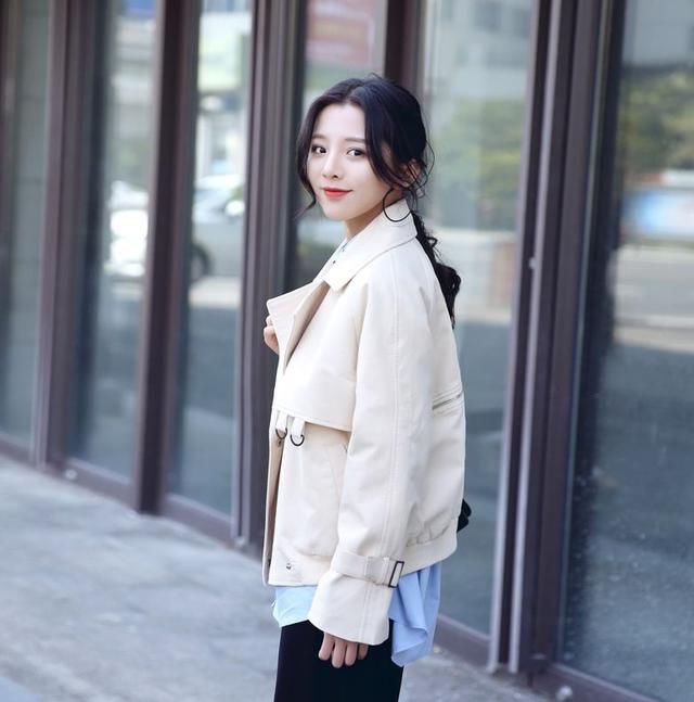 95后妹子的早秋穿搭来了，一般人都可轻松hold住