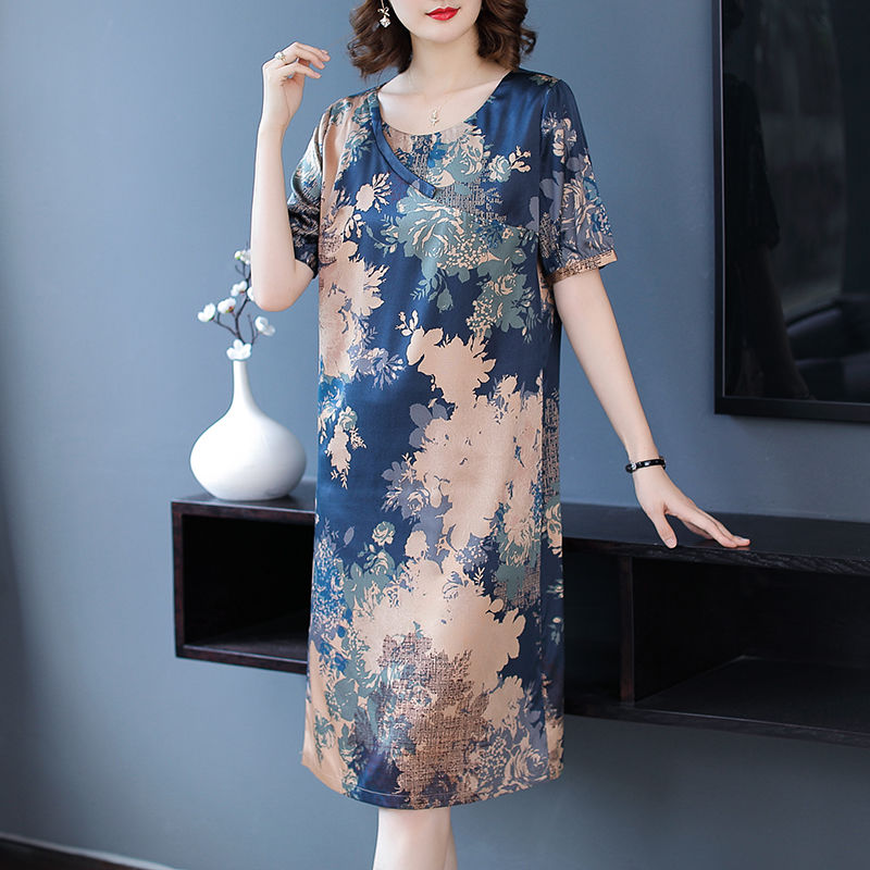 今夏特流行一种裙,叫高级“真丝裙”,35-48岁女人,超时尚