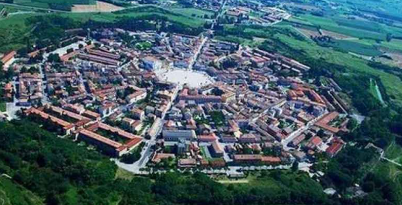 中国最神秘的村庄:诸葛后人所建,外人进来出不去!