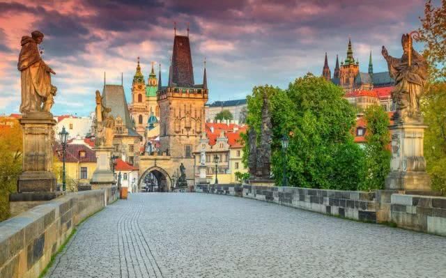 女人一定要去的12个旅行地，争取每年去一个，可好？