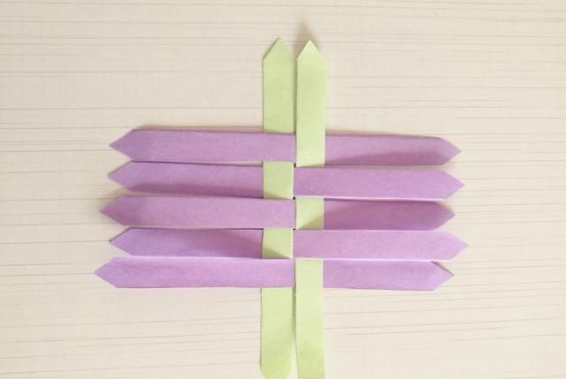  「纸片」儿童手册，用10张小纸片做一只船，易学