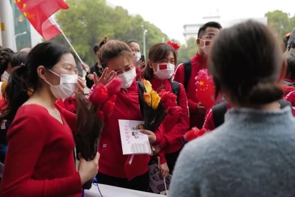  医疗队■英雄回家了，这一组照片，让人泪目→