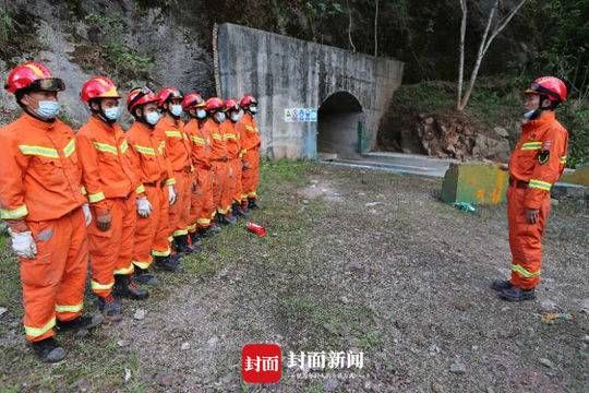 爆炸|云南水电站疑似爆炸救援现场:泄洪洞内抬出三人,一人幸存两人遇难