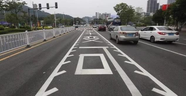 “锯齿车道”到底应该怎么走？老司机：看清楚在走，否则分不够扣