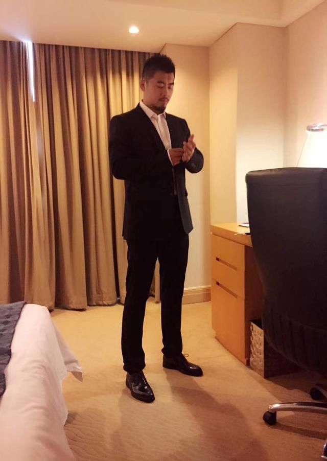 青岛功夫高手自称用腿能抽晕徐晓冬，格斗狂人:蹭我热度