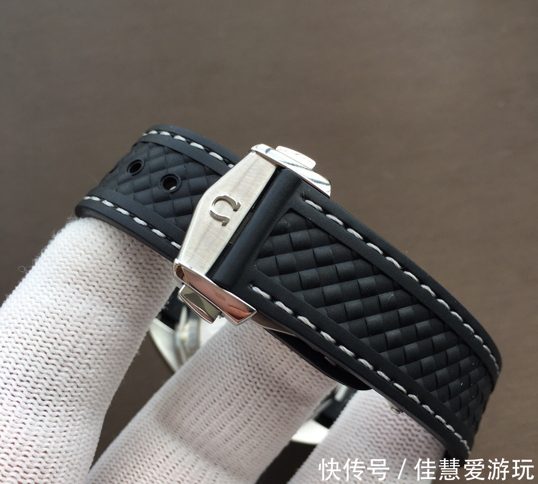  【柚木】鬼斧神工到底有多厉害？欧米茄海马150柚木系列‘墨绿色’新款