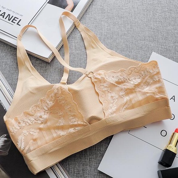 不敢相信!老婆贴身穿的如此性感，好迷人!美得我一愣一愣的