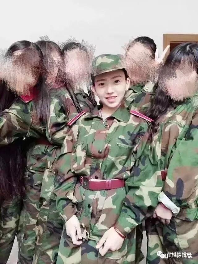 有没有化妆和素颜差别很大的，朋友没有认出来的故事?