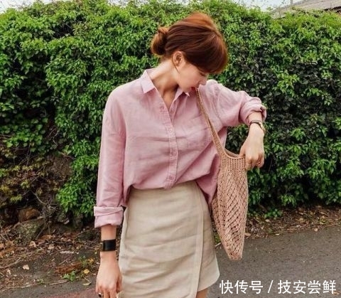  『娃娃』这才是四五十岁女人该有的打扮：娃娃衫+高跟，比同龄人更显年轻