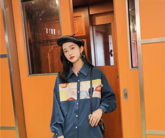  #色彩#寒冬臃肿的外套、单调的色彩,怎么搭配出轻盈时尚的感觉?