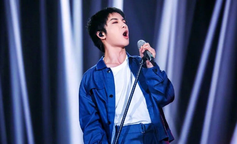 「问鼎」《歌手·当打之年》歌王归属悬念重燃,除华晨宇外他俩也可能问鼎