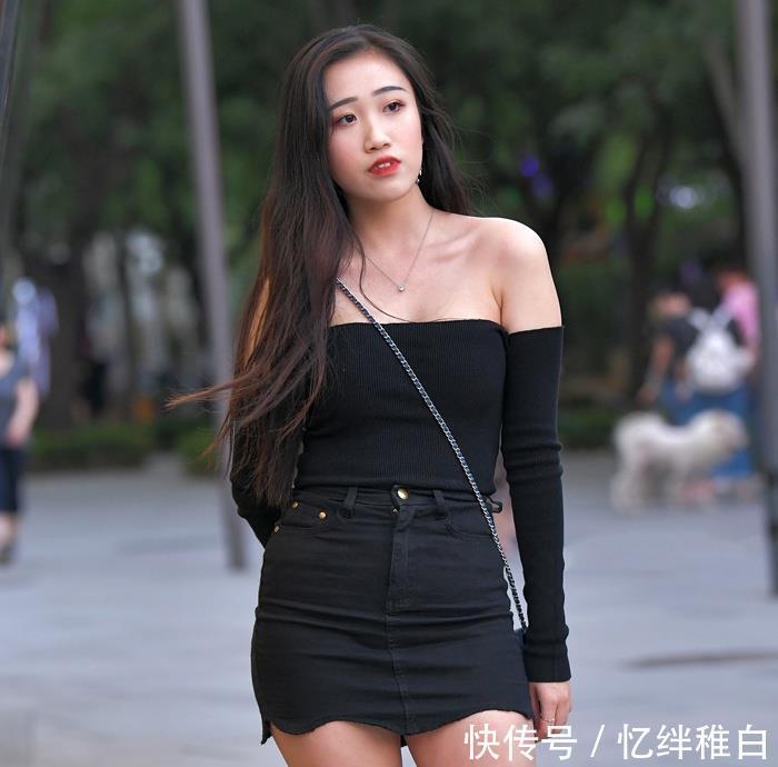 『香肩』街拍美丽的小姐姐,纤腰美腿,走在路上回头率非常高