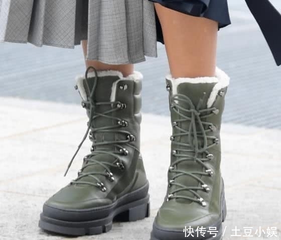『棉服』今天穿什么丨棉服穿着不够保暖,今年冬天来件“羊羔绒”单品,时髦又高级