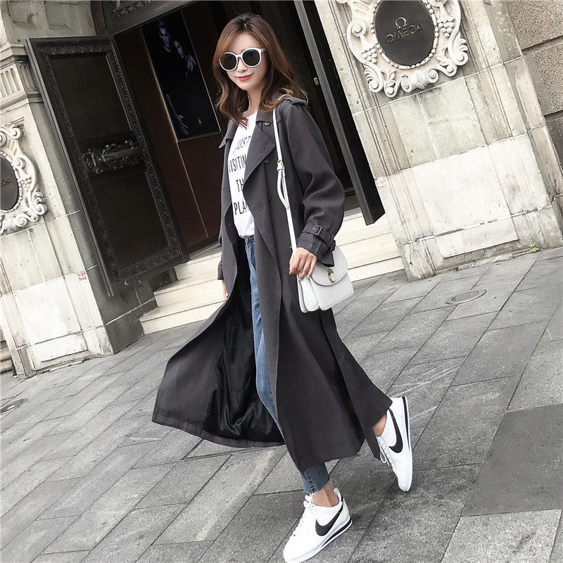 40岁女人秋天别只穿打底衫，今年穿大衣才时髦，宁吃馒头也要买