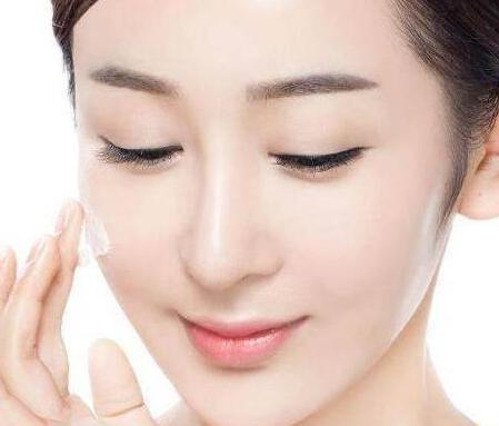 有眼袋怎么办？用家里的它敷一敷，十五天脸上斑点全不见