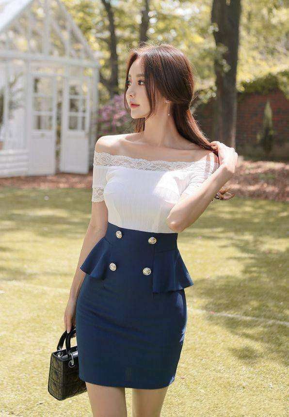 一字肩包臀裙：优雅大气的时尚风格，透露成熟女性妩媚动人的气质