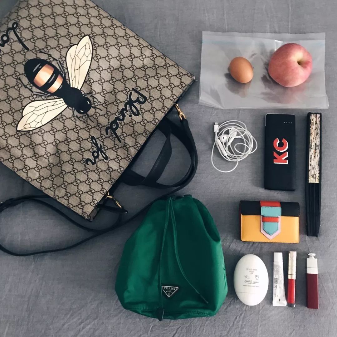 买手袋就像投资,BAZAAR推荐你几个稳赚不赔的最新款!