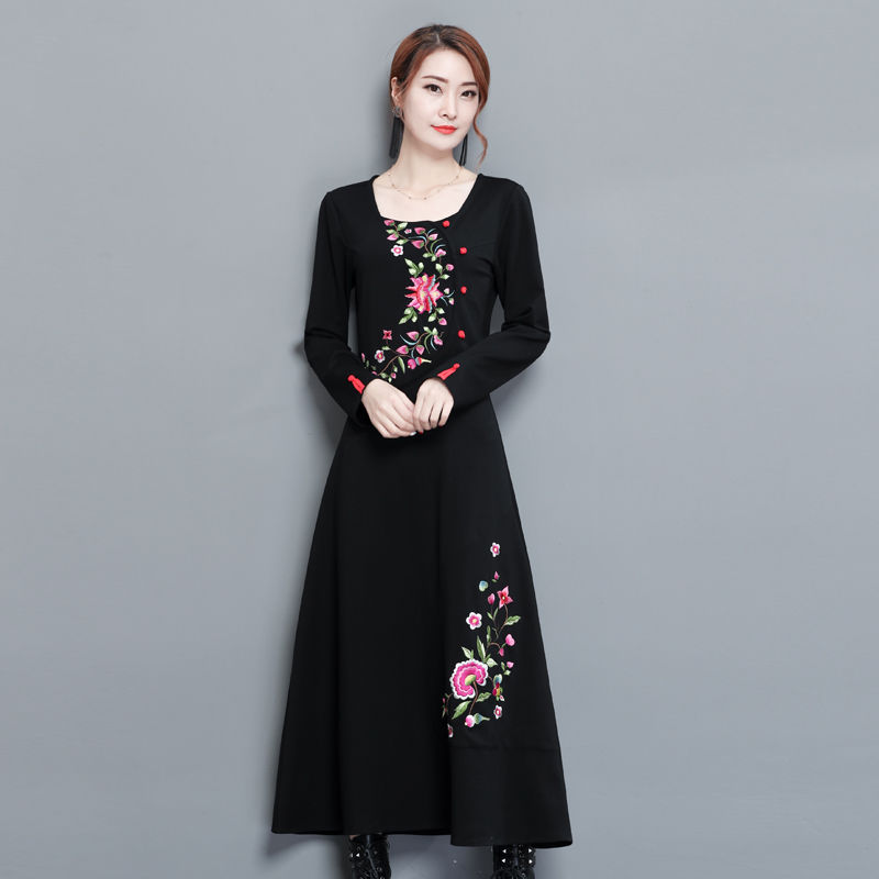 过了46岁，不用刻意扮嫩，瞧这几款旗袍裙，穿上不俗不媚有韵味