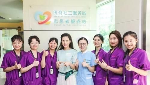 【神仙姐姐】旗袍照惊艳全网,还是当年的神仙姐姐,这颜值真52岁了吗?