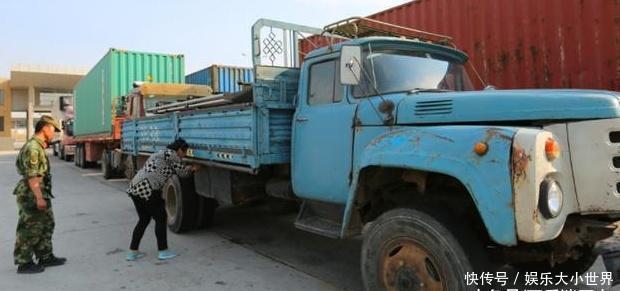  外蒙：30年前的卡车还能开？这位外蒙大妈靠着这车，在中国运货