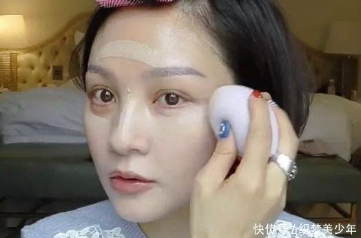 『皮肤』女人化妆时可别搞反了BB霜和防晒霜,顺序弄反了,不黑才怪