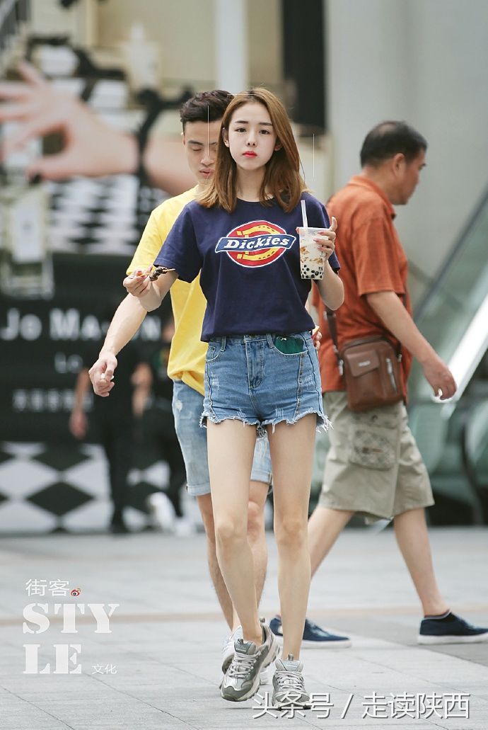 街拍:好看的皮囊并不千篇一律，别说话我喜欢那个连衣裙姐姐