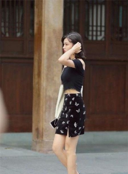 『有型』气质的街拍:甜美有型的美女,气质出众