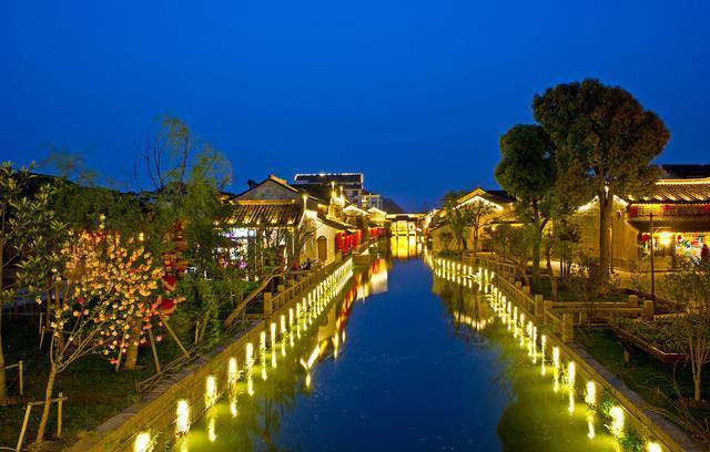 这座3000年古镇，夜景美到令人窒息，这才是江南古镇该有的味道