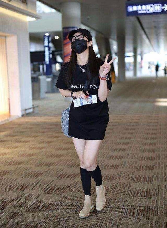 蒋欣腿粗怎么了，从来不遮掩，穿短裤也坚持不修图！