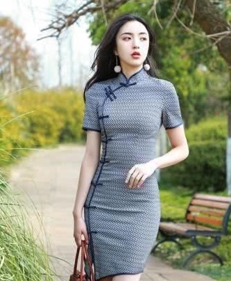 『韵味』今年“旗袍风”火了,这样穿文艺又少女,尽显摩登复古韵味!