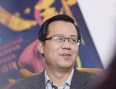 娱乐圈第一狗仔卓伟爆料赵丽颖停工原因，赵丽颖回应真打脸！