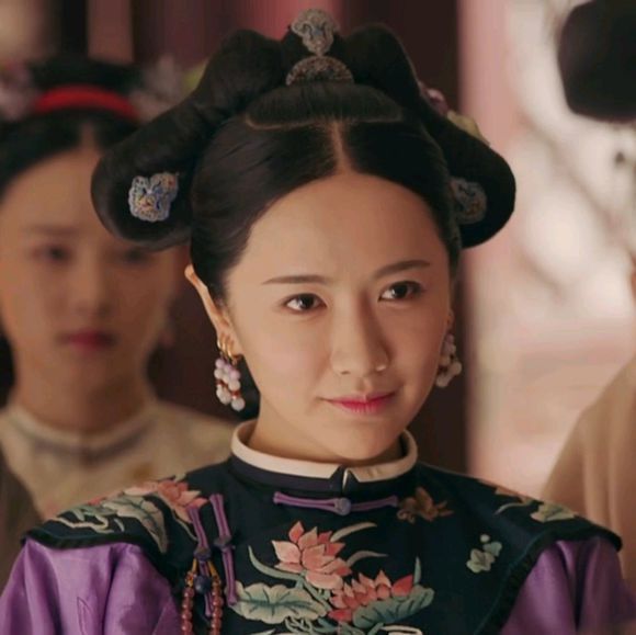 跟着《延禧攻略》学戴耳饰，今夏你最时尚