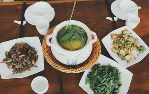  岛上的破：40岁中年大叔，买下一座岛，将岛上破屋改造成豪宅，让人羡慕