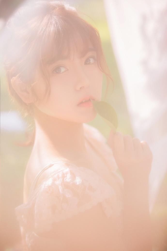 性感甜美少女透视薄纱撩人写真图片
