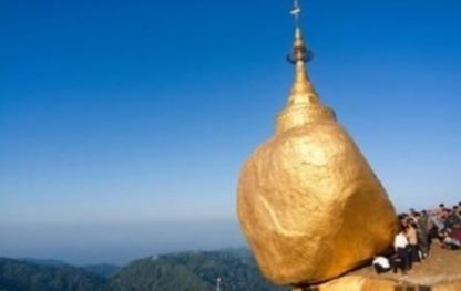 实拍：世界各地“平衡奇石”，感觉风一吹就倒了~