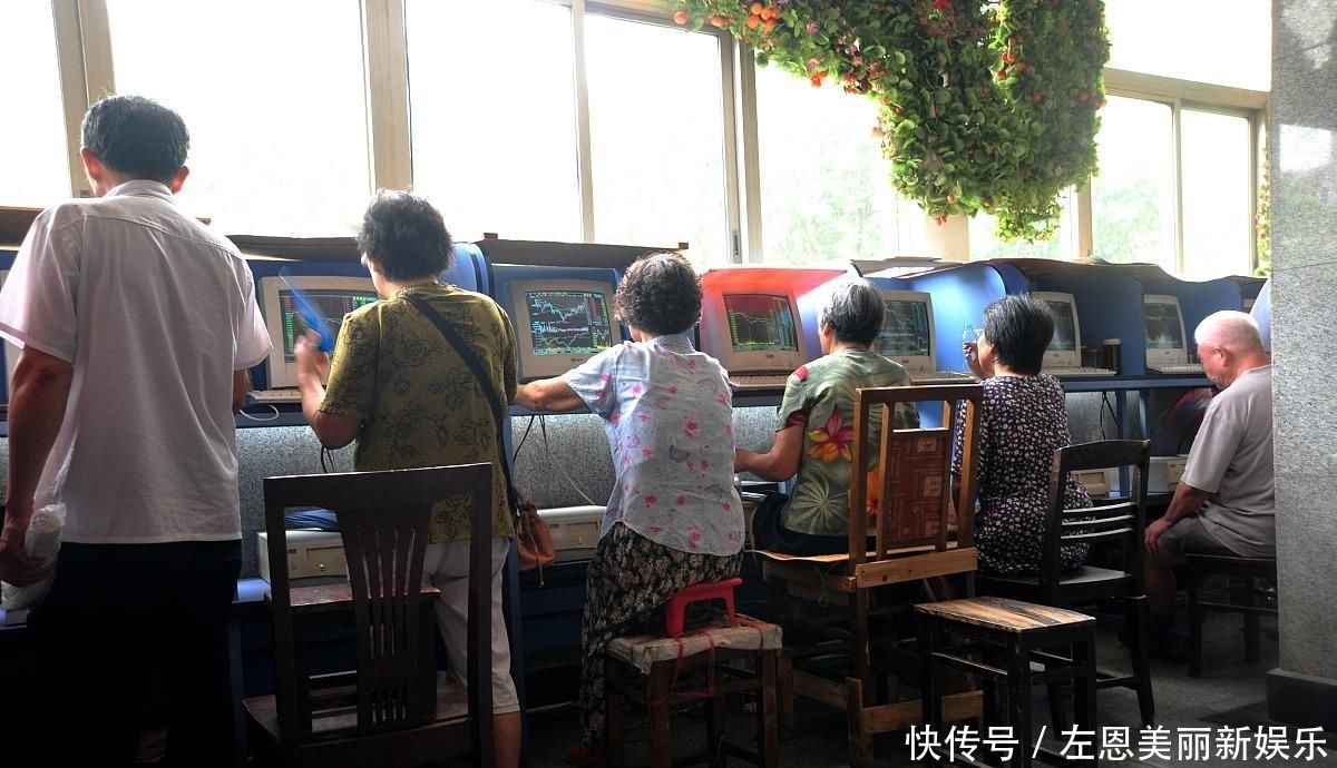  『感觉』2020早春仙女美甲攻略，涂鸦美甲可爱，草莓美甲温柔有治愈力