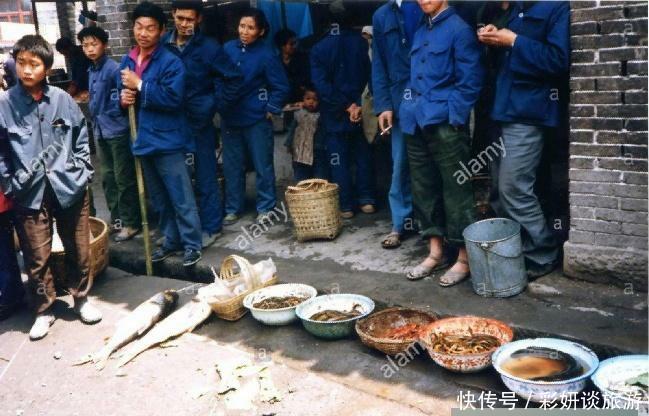  胡子■山是一座城 城是一座山1985年的山城重庆