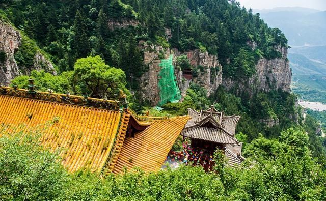 五岳中唯一的4A名山，就在山西大同，悬崖寺庙让人“提心吊胆”