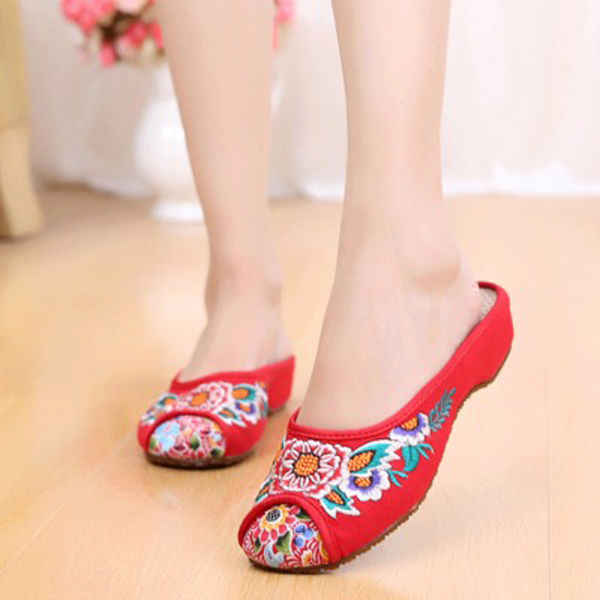 今年的老北京布鞋又火了，清凉舒适不累脚，洋气的不要不要