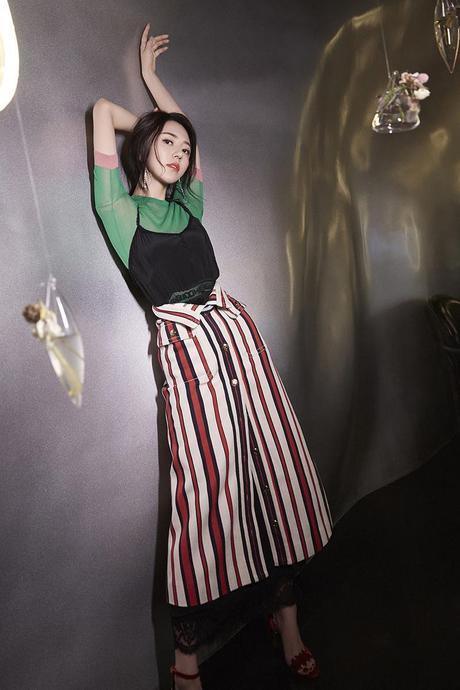 90后的她，颜值媲美迪丽热巴，更是受杨幂一直热捧